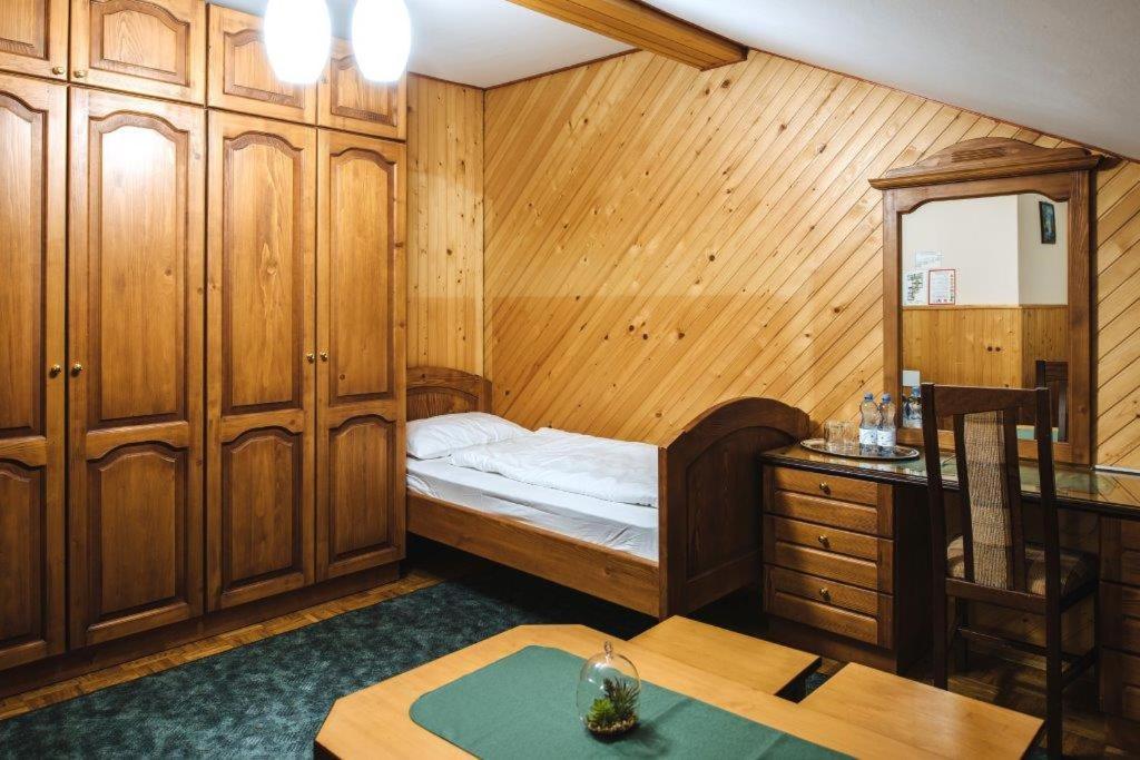 Отель Gostisce Ulipi Словенске-Конице Экстерьер фото